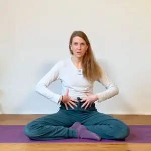 Darum kann Beckenboden-Yoga dir bei einer Organsenkung helfen.
