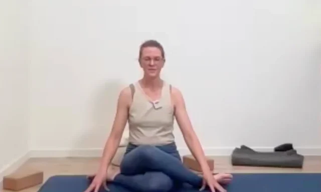 2025-10-06 Gomukhasana Abendflow