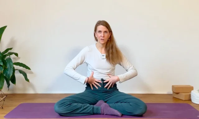 Darum kann Beckenboden-Yoga dir bei einer Organsenkung helfen.